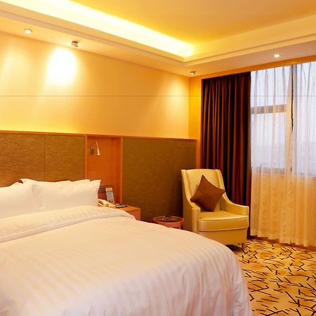 Golden City Hotel Фошан Екстериор снимка