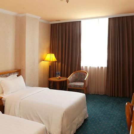 Golden City Hotel Фошан Екстериор снимка
